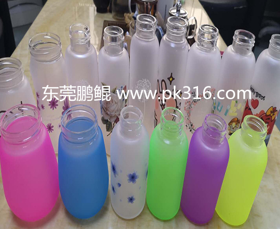 硅膠瓶自動噴涂設備1