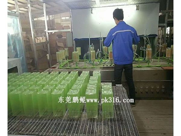 河北玻璃器皿噴涂設(shè)備，助您告別手工噴油時(shí)代