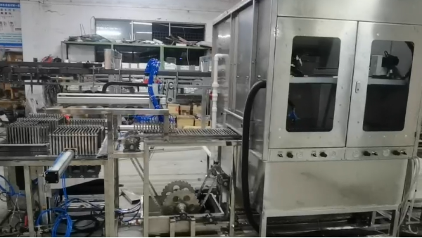 鋼鋸條上下料抓取烘烤流水線