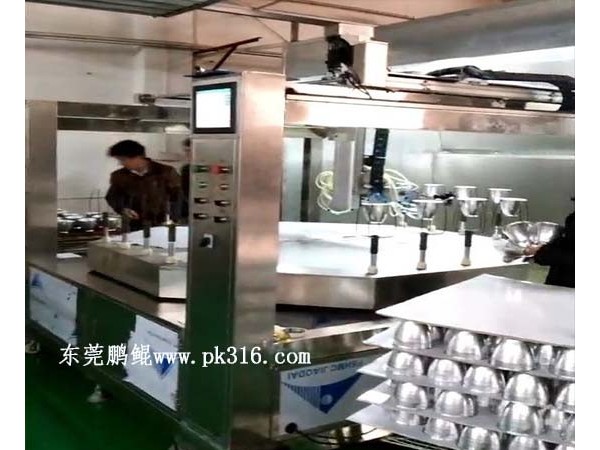 燈罩燈杯燈碗燈具燈飾自動噴油設(shè)備解決方案