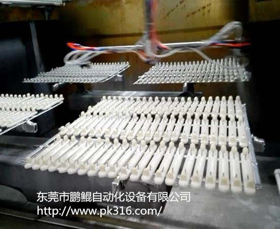 自動(dòng)往復(fù)機(jī)噴漆2