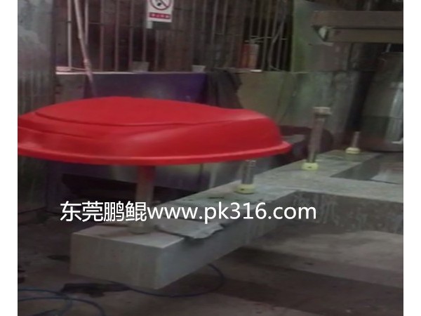 摩托車后備箱涂裝設備 (2)