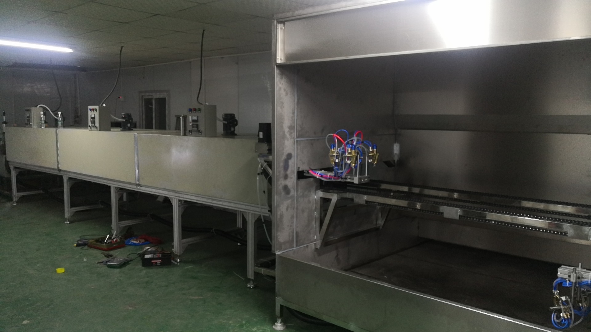 方條LED燈帶膠管手感油全自動噴涂流水線