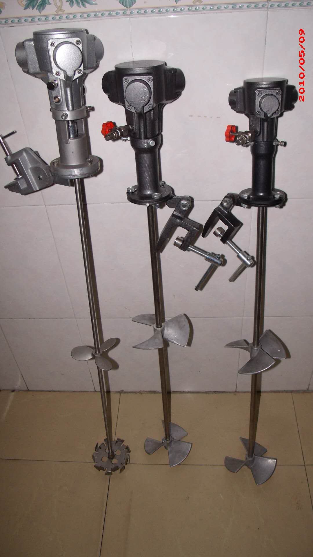 夾桶式氣動攪拌機