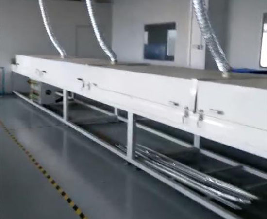 電腦鍵盤、電腦按鍵噴油設(shè)備3
