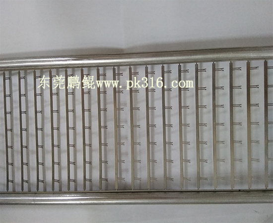 電子產(chǎn)品單盤(pán)回轉(zhuǎn)噴漆機(jī)1