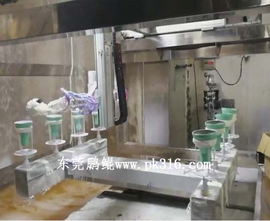 4槍6軸智能化自動噴漆機2