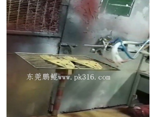 鞋底噴膠機