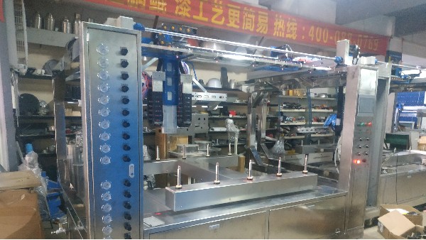 玻璃烤盤六軸自動噴漆設(shè)備
